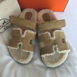 BNIB Hermes Chypre Sandals / suede & shearling / 39